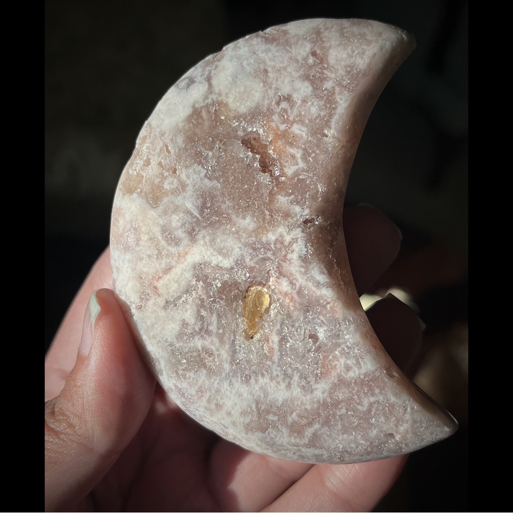Pink Amethyst Moon Carving 🌙